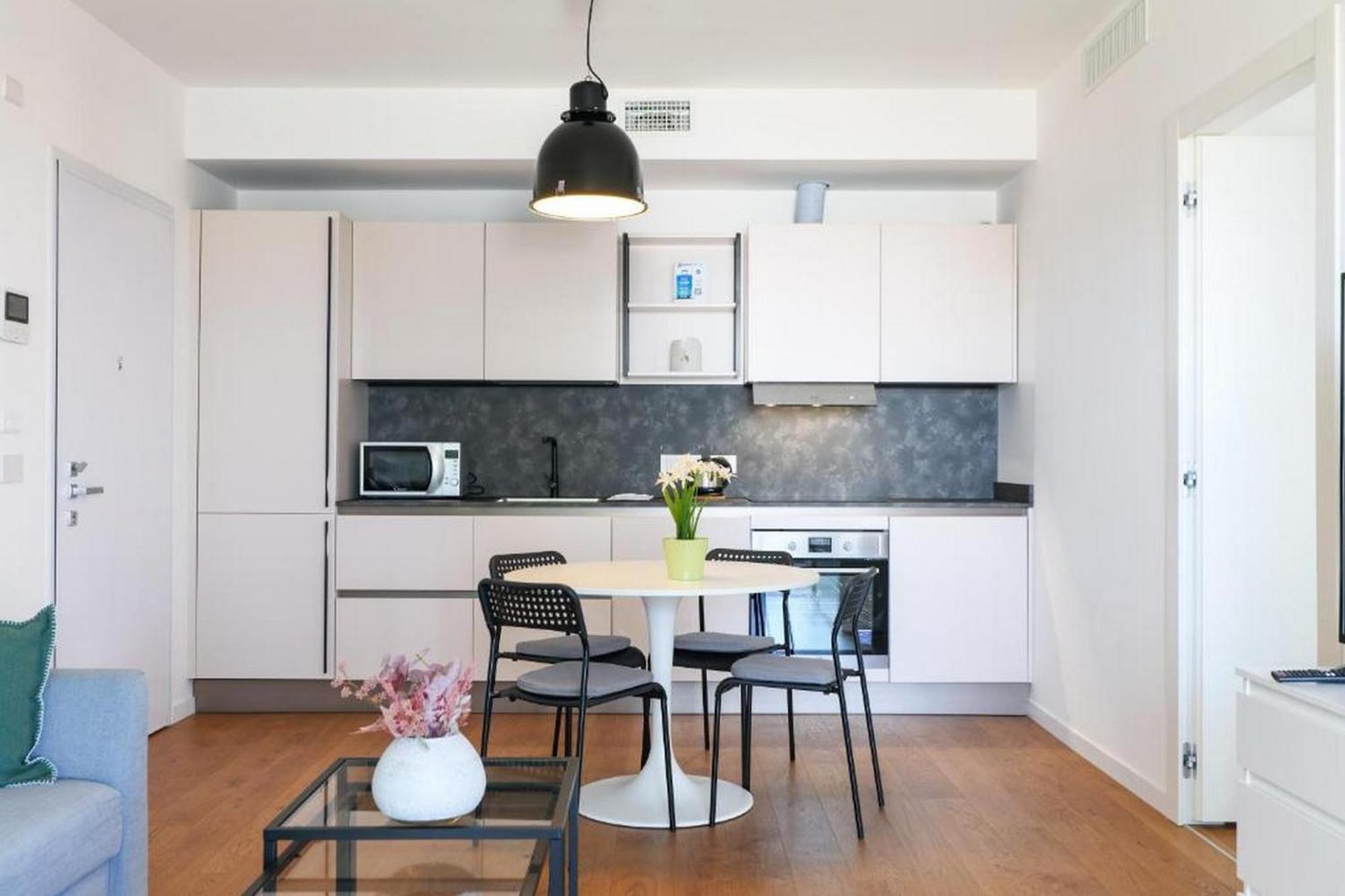 Lovely Terrace Apartment - Porta Romana District Milaan Buitenkant foto